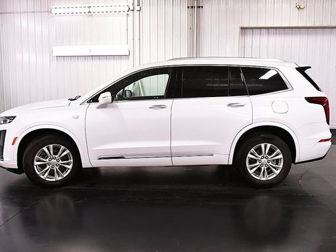 Used 2024 Cadillac XT6 Luxury w/ LPO, Floor Liner Package image 4