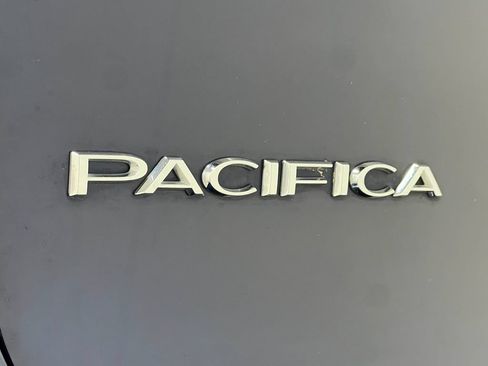 Used 2017 Chrysler Pacifica Touring w/ Tire & Wheel Group FWD image 44