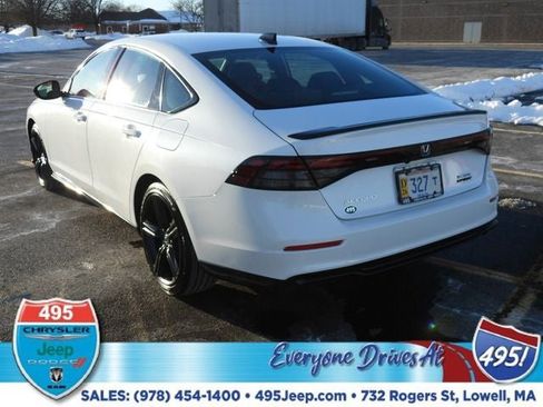 Used 2025 Honda Accord Sport image 3