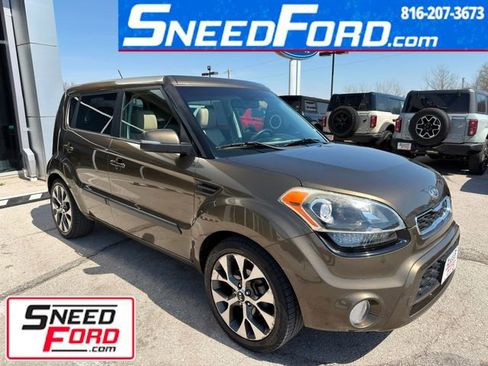 Used 2012 Kia Soul ! w/ Premium Pkg image 1