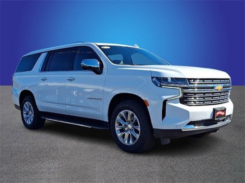 Used 2024 Chevrolet Suburban Premier image 3