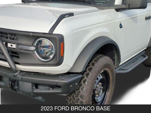 Used 2023 Ford Bronco Black Diamond image 10