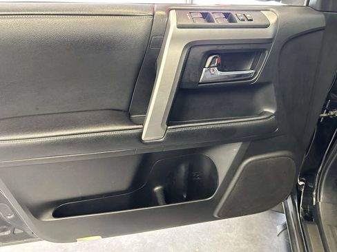 Used 2020 Toyota 4Runner SR5 Premium w/ Moonroof Package AWD/4WD image 20