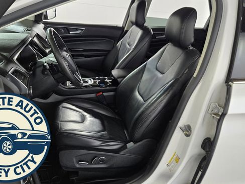 Used 2015 Ford Edge Titanium image 34