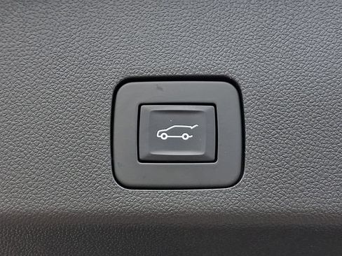 Used 2022 Buick Encore GX Essence w/ Experience Buick Package AWD/4WD image 32