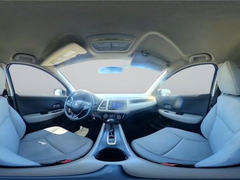 Used 2019 Honda HR-V LX image 34