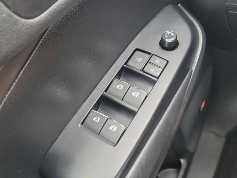 Used 2015 Toyota Highlander Limited Platinum AWD/4WD image 19