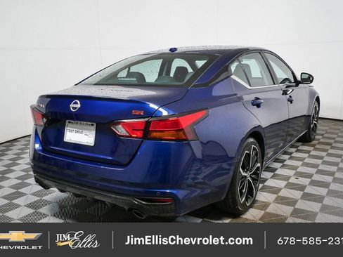 Used 2024 Nissan Altima 2.5 SR FWD image 3