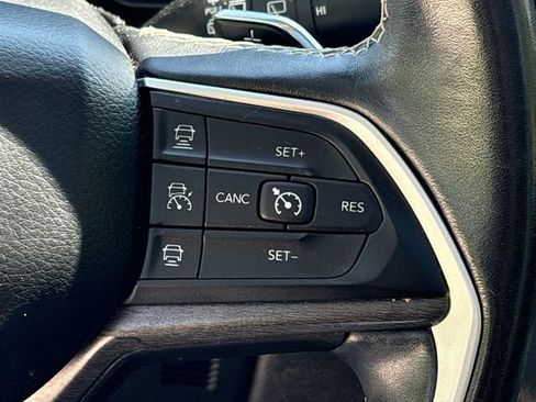 Used 2021 Jeep Grand Cherokee L Limited w/ Luxury Tech Group II AWD/4WD image 34
