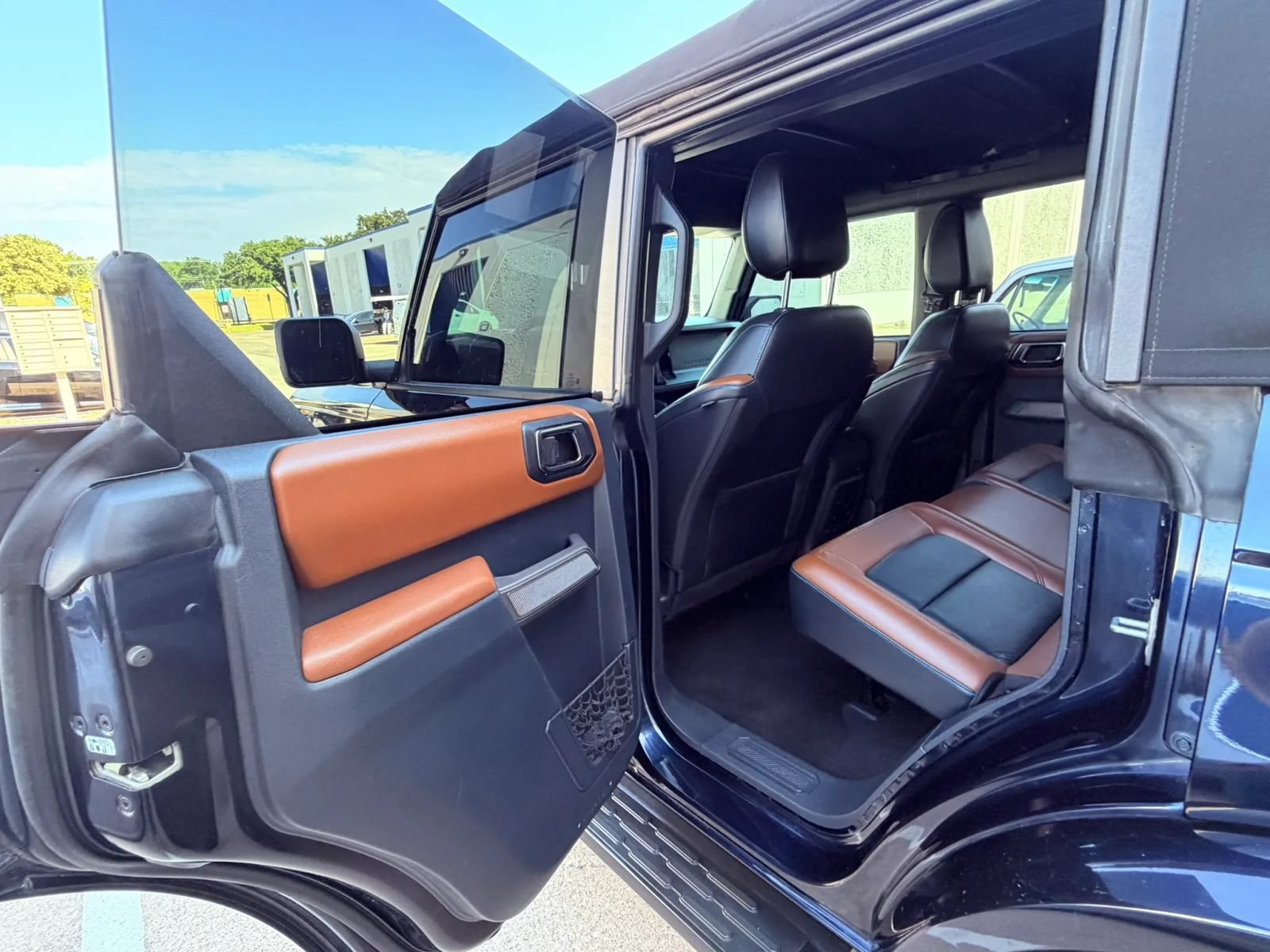 Used 2021 Ford Bronco Outer Banks AWD/4WD image 16