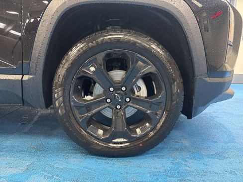 New 2026 Chevrolet Equinox LT w/ Midnight Edition AWD/4WD image 3