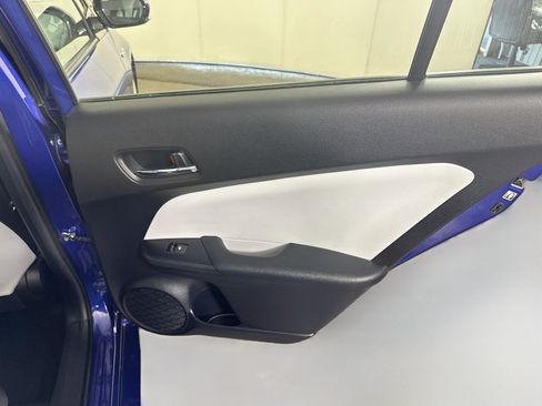 Used 2016 Toyota Prius Four Touring FWD image 28