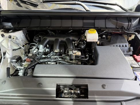 Used 2025 Nissan Pathfinder SV FWD image 40
