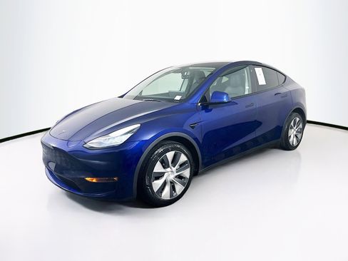 Used 2022 Tesla Model Y Long Range image 3