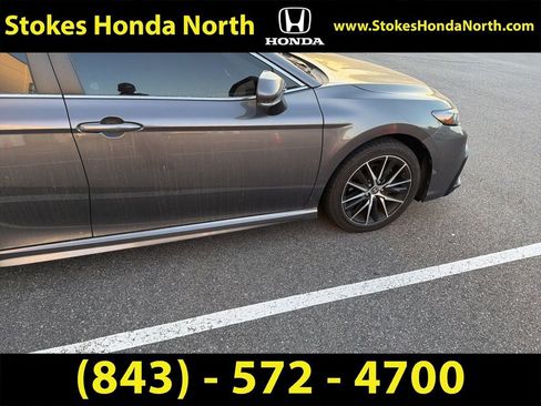 Used 2022 Toyota Camry SE FWD image 9