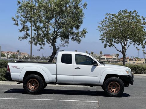 Used 2010 Toyota Tacoma PreRunner RWD image 5