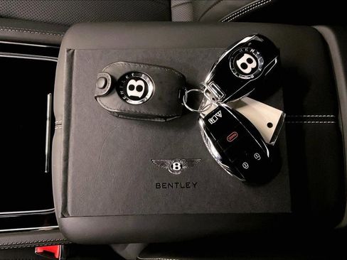 Used 2024 Bentley Continental GT AWD/4WD image 21