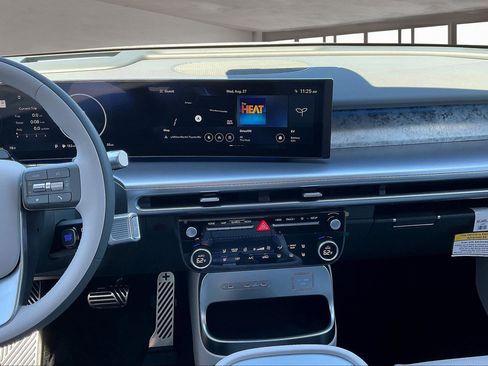 New 2026 Hyundai Ioniq 9 Calligraphy image 6