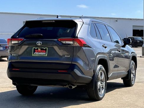 Used 2022 Toyota RAV4 XLE image 4