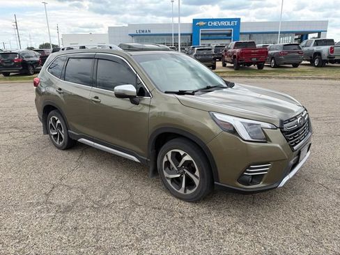 Used 2023 Subaru Forester Touring AWD/4WD image 2