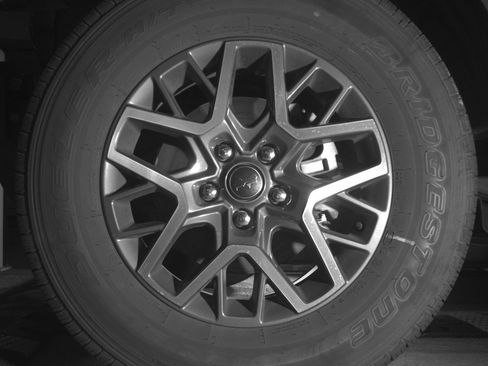 Used 2025 Jeep Wrangler Sahara image 12