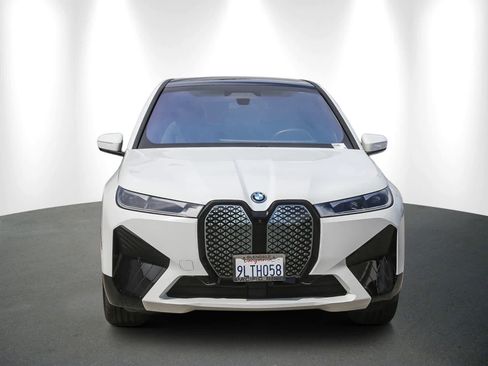 Used 2025 BMW iX xDrive50 image 2