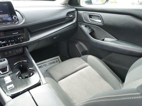 Used 2024 Nissan Rogue SV image 22