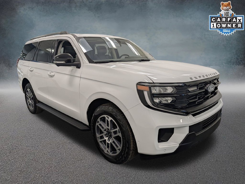 Used 2025 Ford Expedition Active AWD/4WD image 3