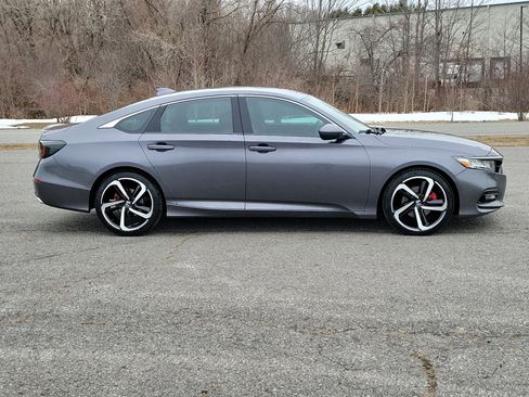 Used 2018 Honda Accord Sport image 4