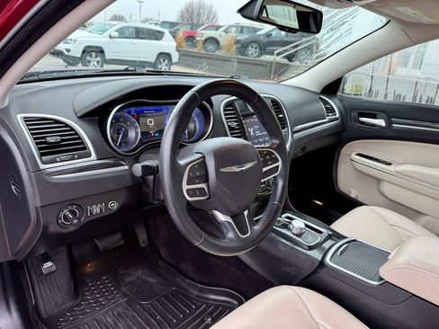 Used 2017 Chrysler 300 Limited w/ Value Package image 8