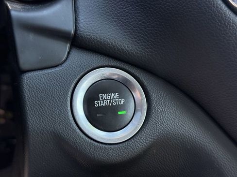 Used 2023 Chevrolet Equinox LT image 23