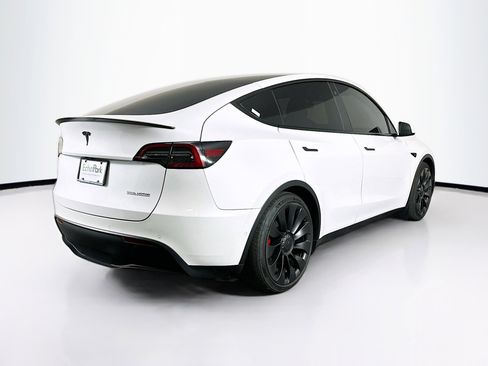 Used 2022 Tesla Model Y Performance AWD/4WD image 9