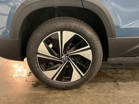 New 2026 Volkswagen Taos SE AWD/4WD image 30