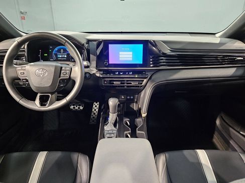 Certified 2025 Toyota Camry SE FWD image 10