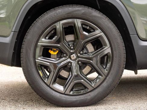 Used 2022 Rivian R1T Launch Edition AWD/4WD image 11