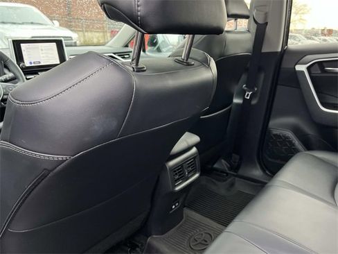 Used 2024 Toyota RAV4 XLE Premium image 21