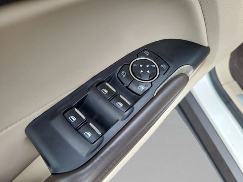 Used 2017 Lincoln MKC Reserve FWD image 24