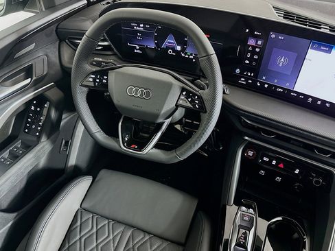 New 2025 Audi SQ5 Premium Plus image 6