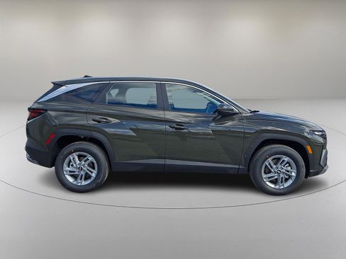 New 2026 Hyundai Tucson SE image 8