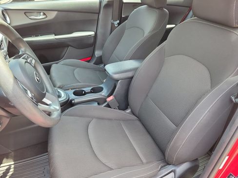 Used 2019 Kia Forte LXS FWD image 11