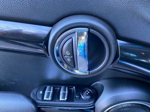 Used 2015 MINI Cooper S image 17