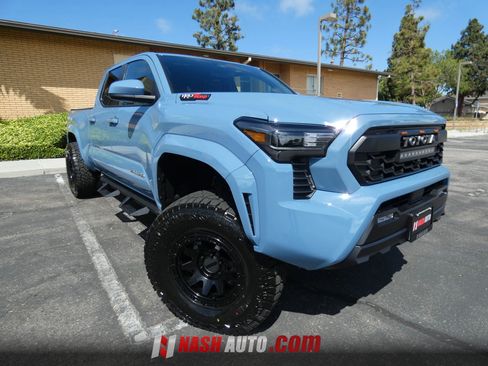 Used 2026 Toyota Tacoma SR5 AWD/4WD image 5