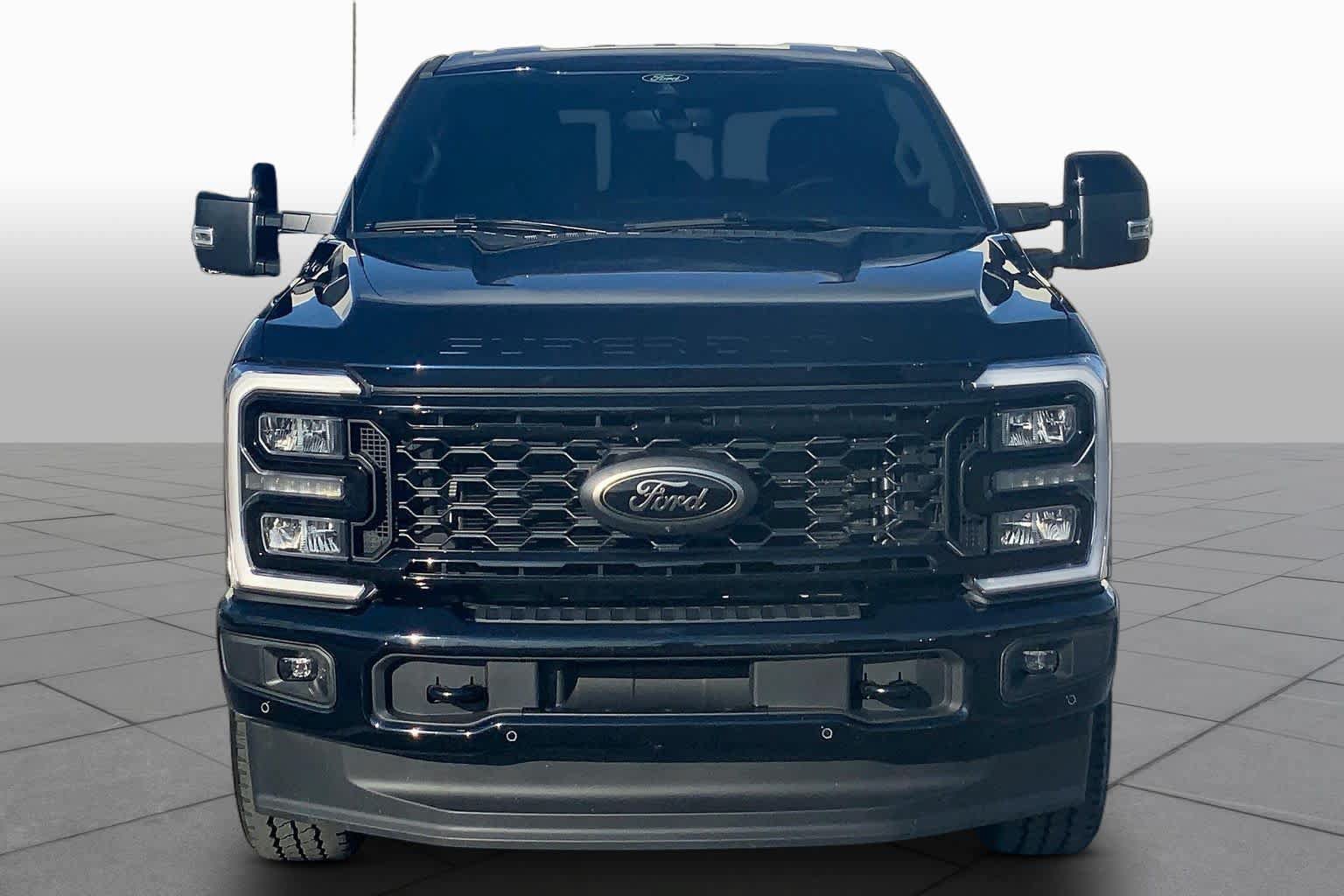 Certified 2025 Ford F250 Lariat w/ Lariat Ultimate Package AWD/4WD image 3