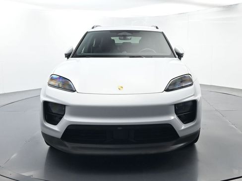 Certified 2025 Porsche Macan Electric RWD image 18