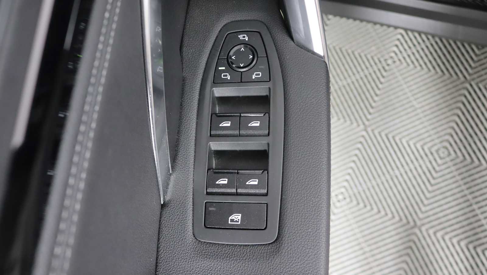 Used 2023 BMW X1 xDrive28i w/ Convenience Package AWD/4WD image 18