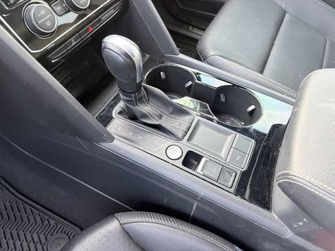 Used 2022 Volkswagen Atlas Cross Sport SE image 10