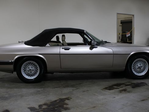 Used 1991 Jaguar XJS V12 Convertible RWD image 35
