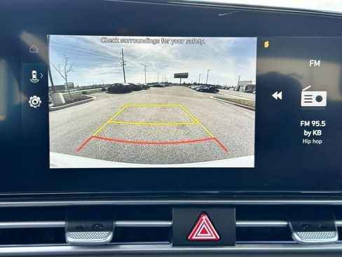 Used 2024 Hyundai Elantra SEL image 22