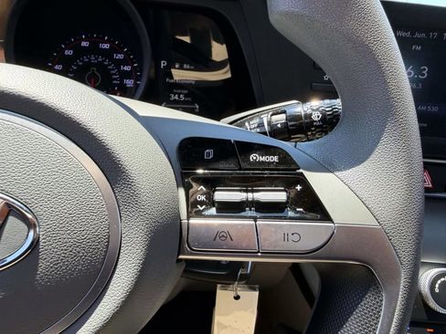Certified 2023 Hyundai Elantra SE FWD image 30