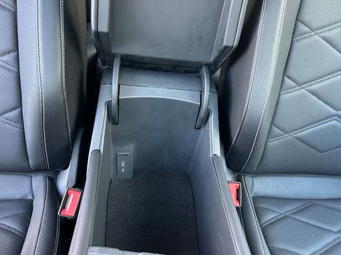 Used 2025 Volkswagen Atlas SE w/ Panoramic Sunroof Package image 45